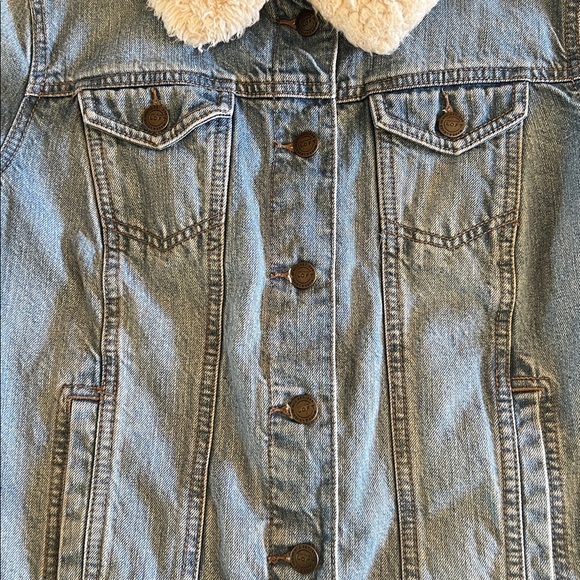 Ann Taylor Loft Light Blue Denim Jacket with White Sherpa Collar and lining - Picture 4 of 11